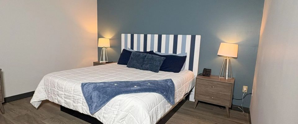 First floor 1 king bed in The Northeastland hotel